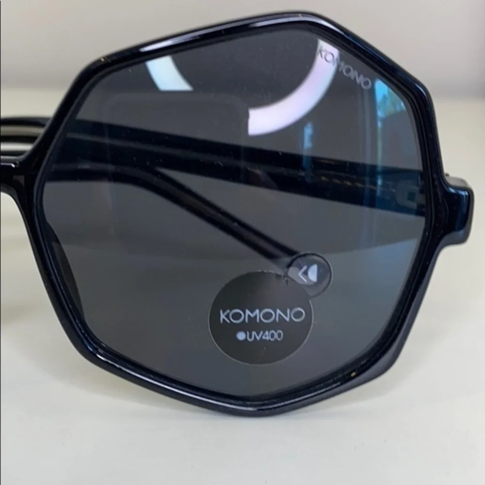 NEW Komono Sunglasses Bonnie Black Transparent